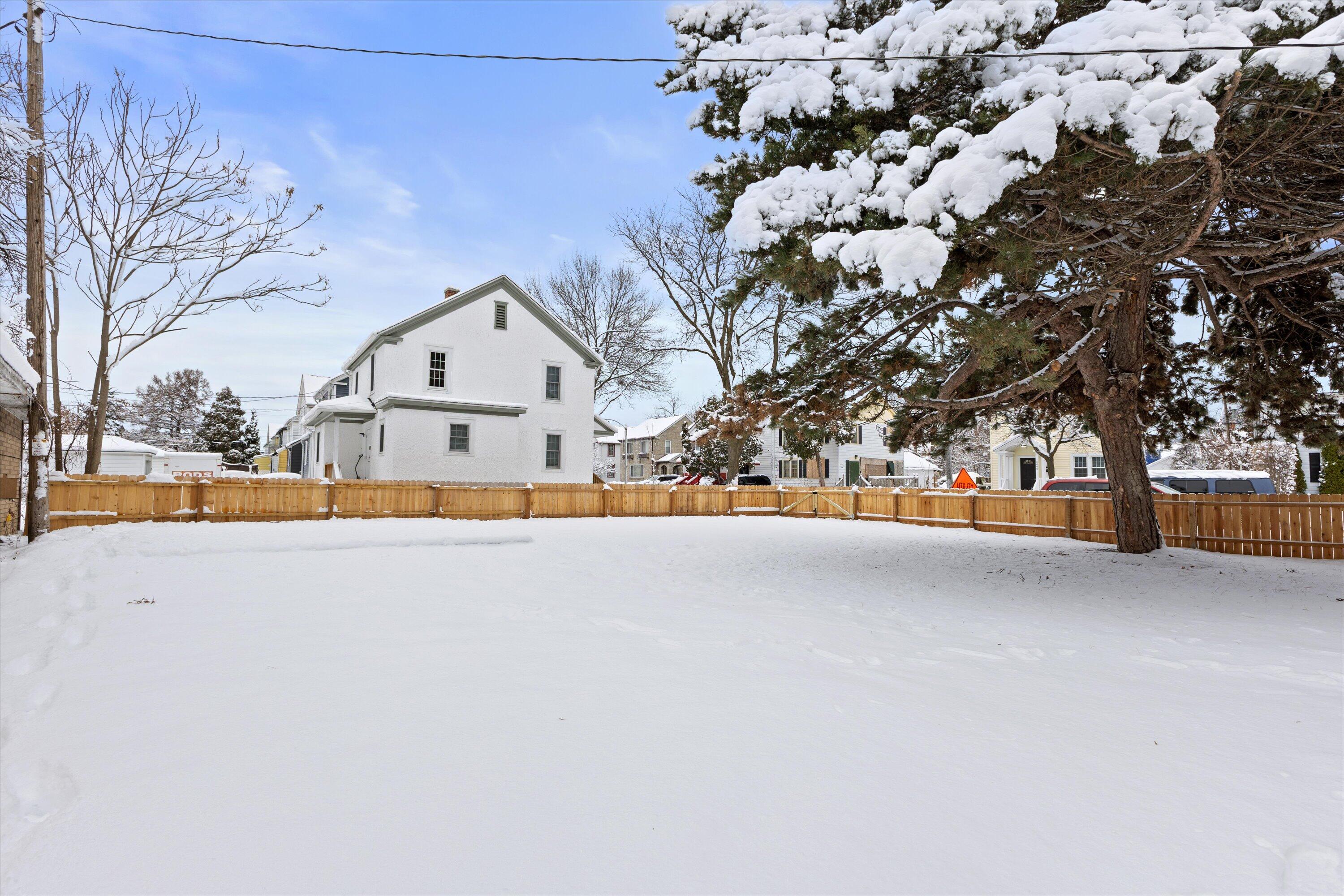 2602 West Port Sunlight Way Milwaukee, WI 53209 - Photo 35 of 44 40-IMG_9128