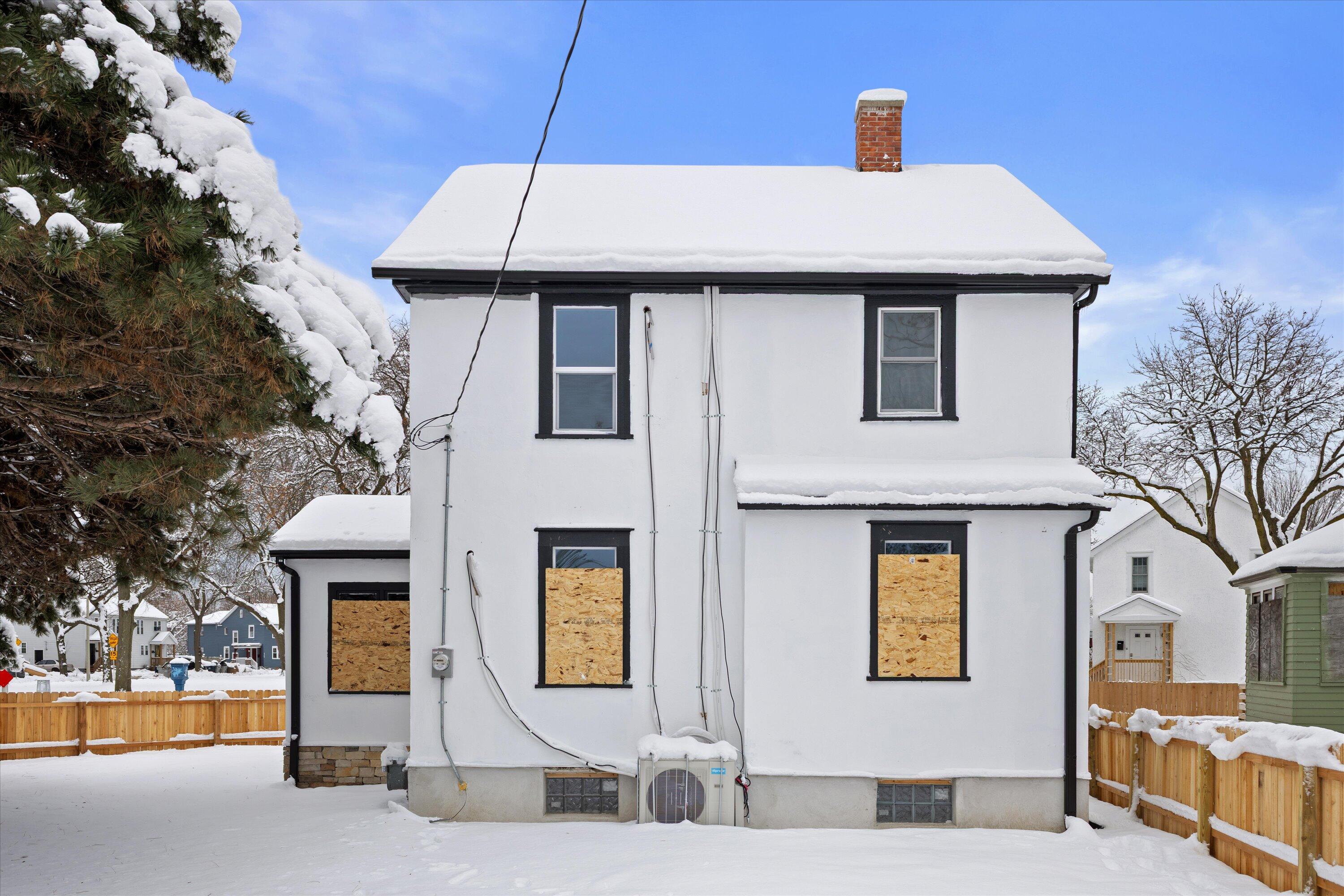 2602 West Port Sunlight Way Milwaukee, WI 53209 - Photo 38 of 44 41-IMG_9131