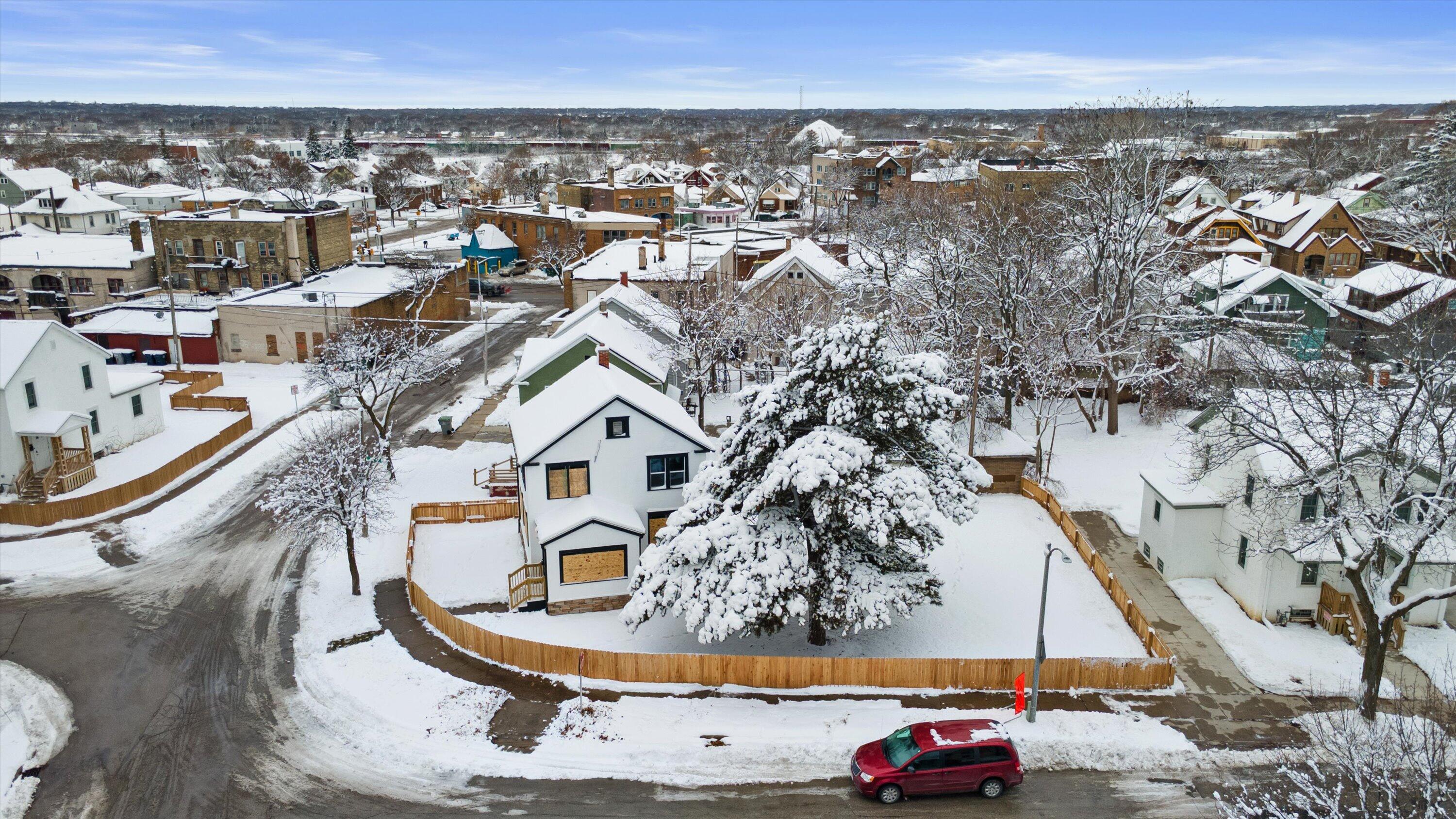 2602 West Port Sunlight Way Milwaukee, WI 53209 - Photo 41 of 44 08-DJI_0305