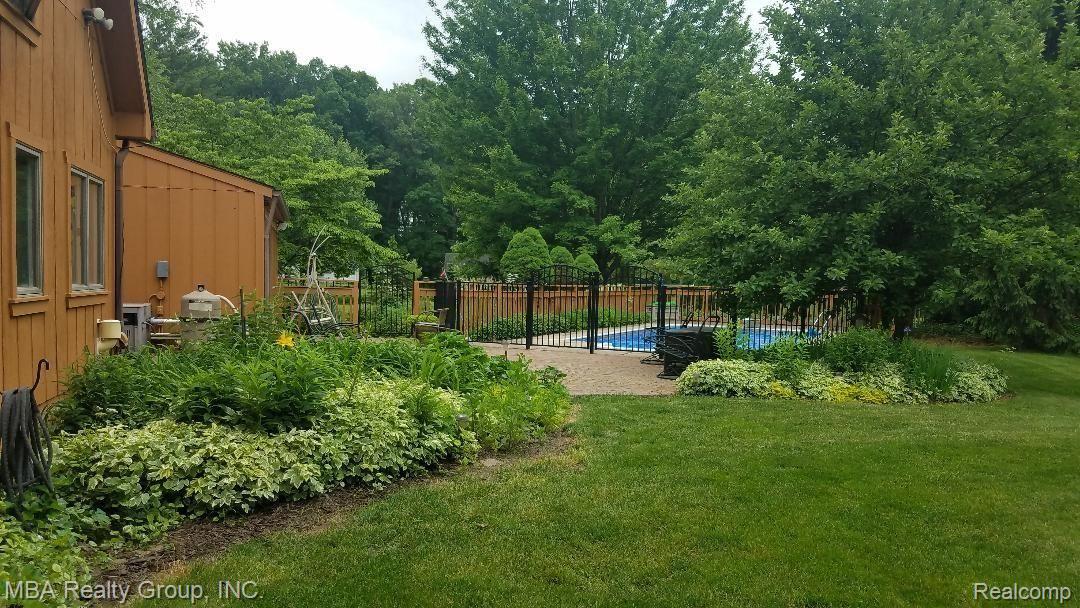 14371 Grafton Road Carleton, MI 48117 - Photo 11 of 81 Grafton Yard 6.jpg