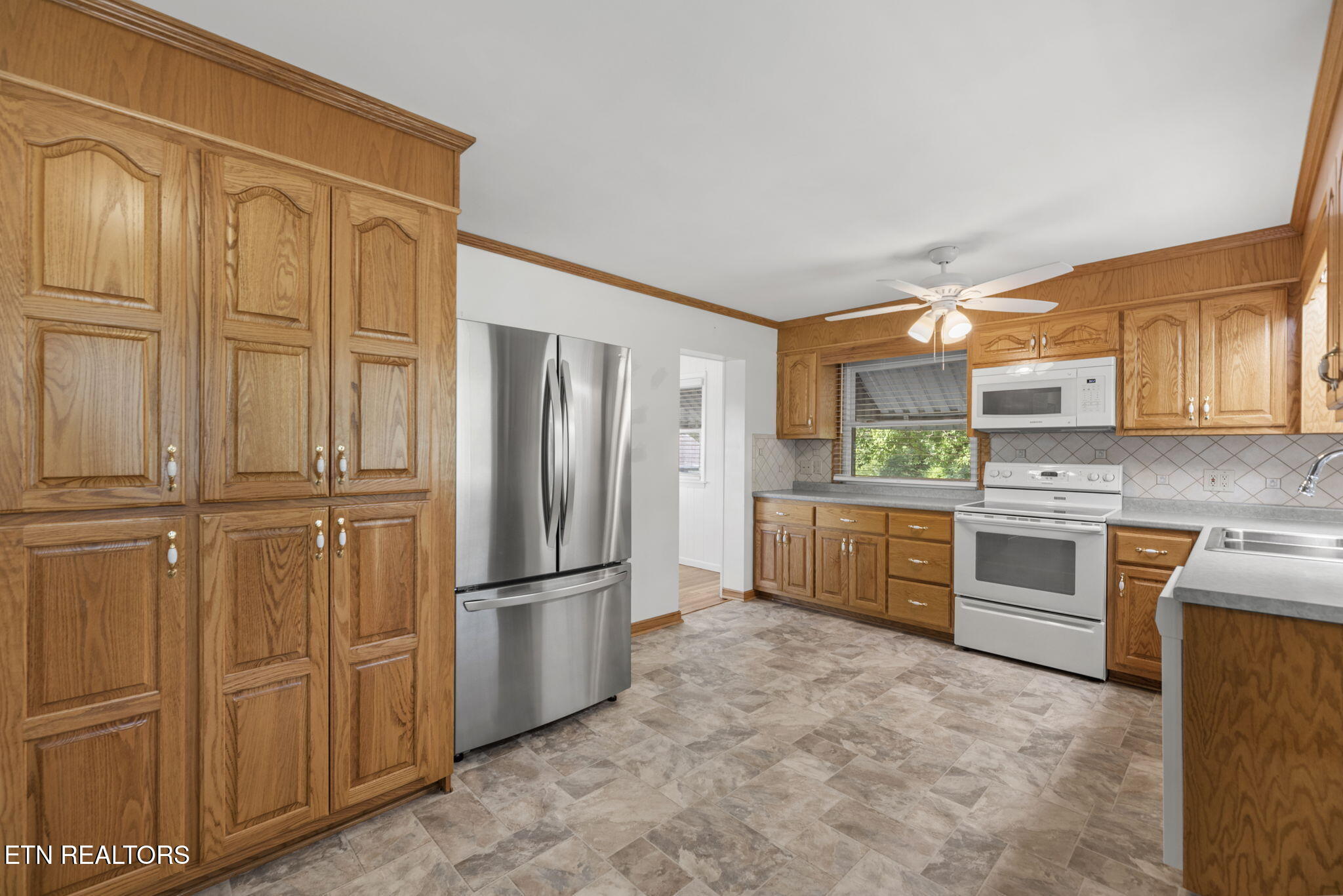 100 Upsal Road Oak Ridge, TN 37830 - Photo 11 of 28 11-web-or-mls-Upsal00 (19)