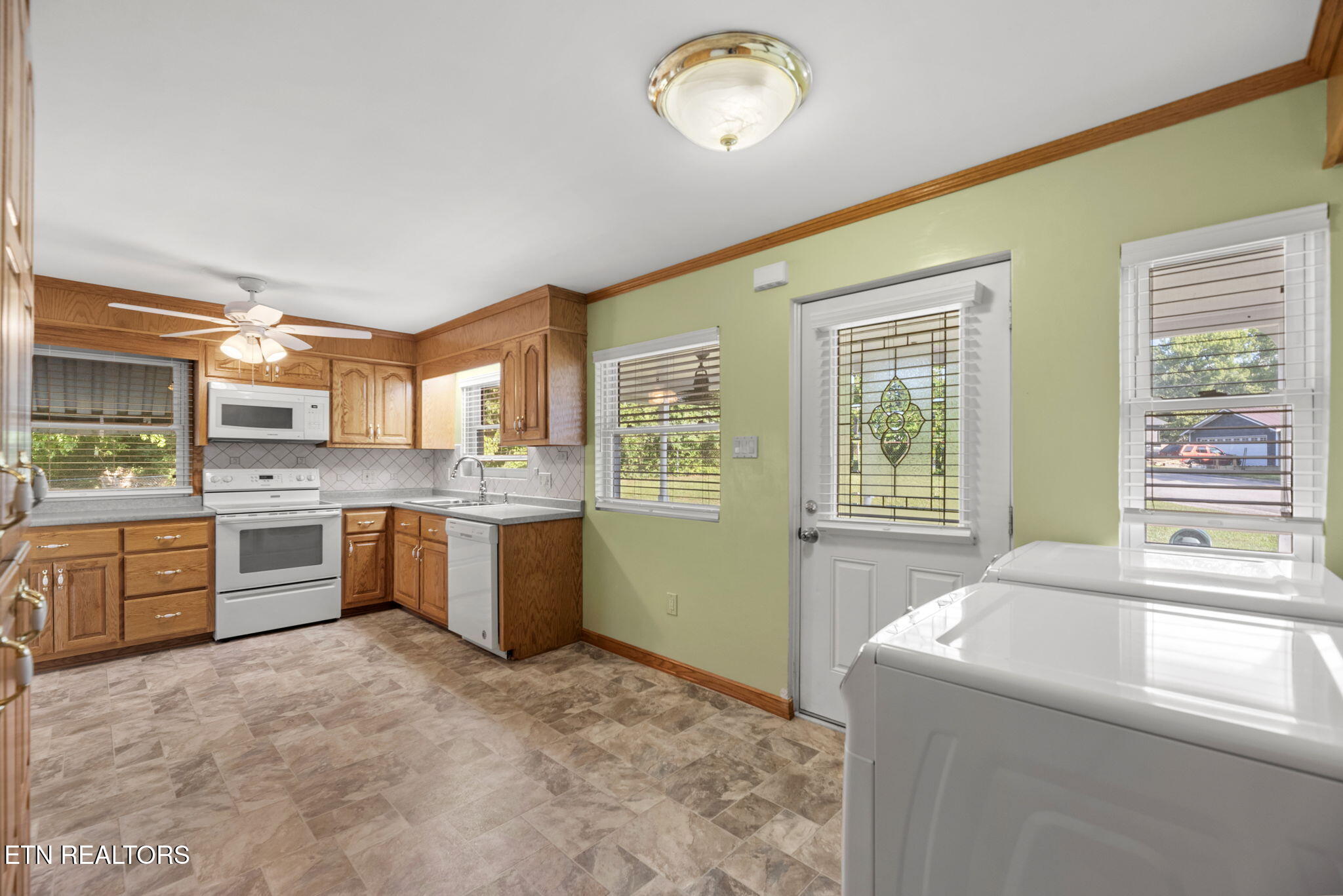 100 Upsal Road Oak Ridge, TN 37830 - Photo 12 of 28 12-web-or-mls-Upsal00 (22)