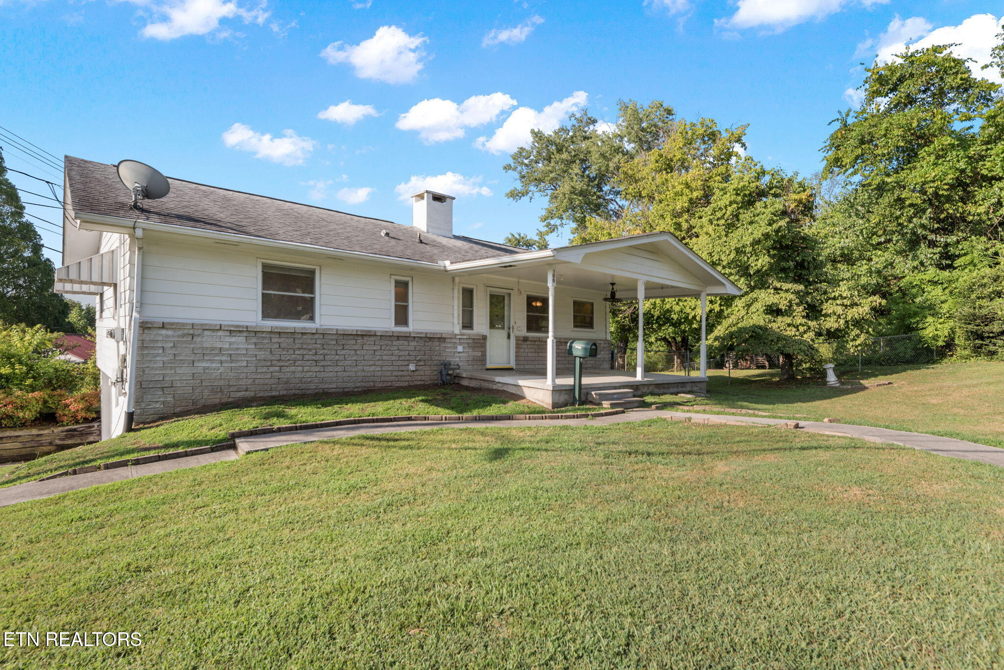 100 Upsal Road Oak Ridge, TN 37830 - Photo 2 of 28 2-web-or-mls-Upsal00 (4)