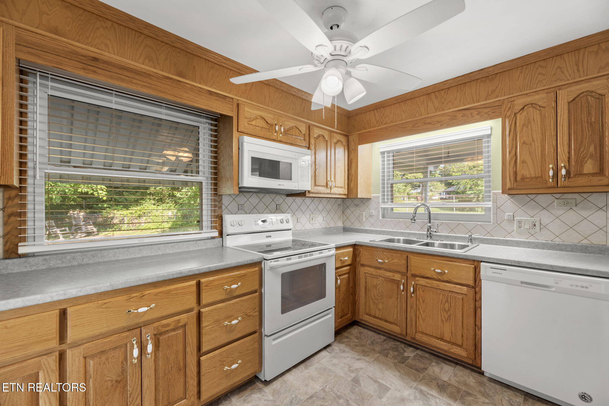 100 Upsal Road Oak Ridge, TN 37830 - Photo 8 of 28 8-web-or-mls-Upsal00 (10)