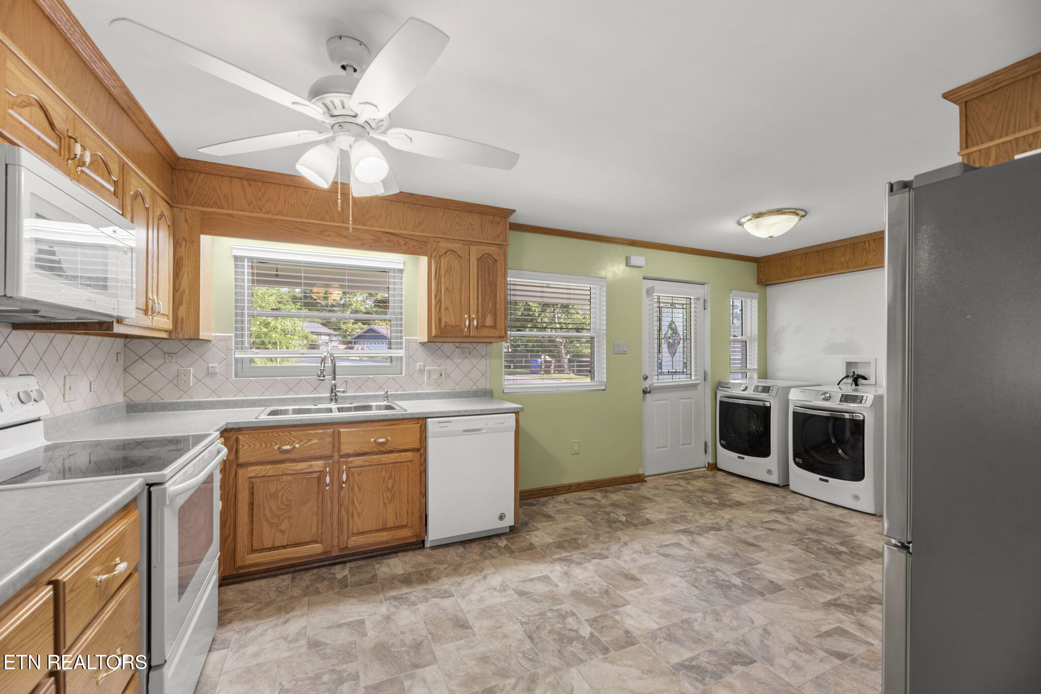 100 Upsal Road Oak Ridge, TN 37830 - Photo 9 of 28 9-web-or-mls-Upsal00 (13)