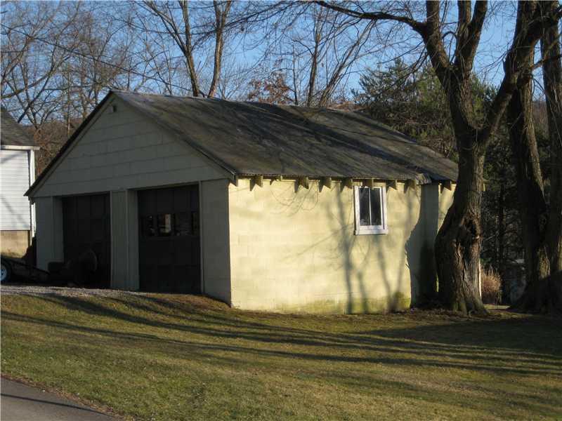 100 Crowe Road Renfrew, PA 16053 - Photo 10 of 10 Exterior Front. garage