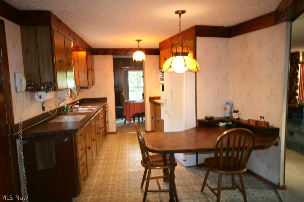 385 Stable Road Lagrange, OH 44050 - Photo 3 of 8 Kitchen and dinette