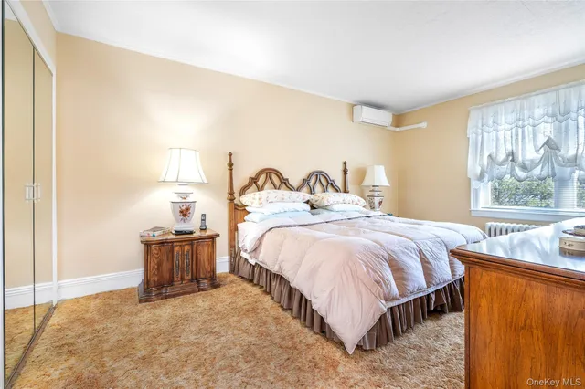 $950,000 | 64-30 83rd Place | Middle Village