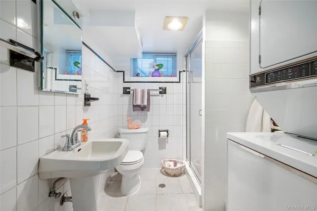 $950,000 | 64-30 83rd Place | Middle Village