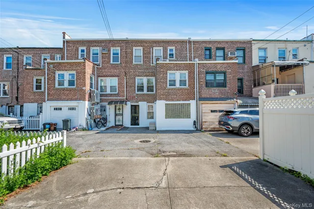 $950,000 | 64-30 83rd Place | Middle Village