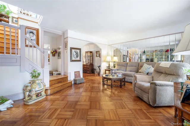 $950,000 | 64-30 83rd Place | Middle Village