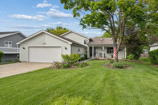 $399,900 | 1351 Reva Lane, Lake Holiday, IL 60548