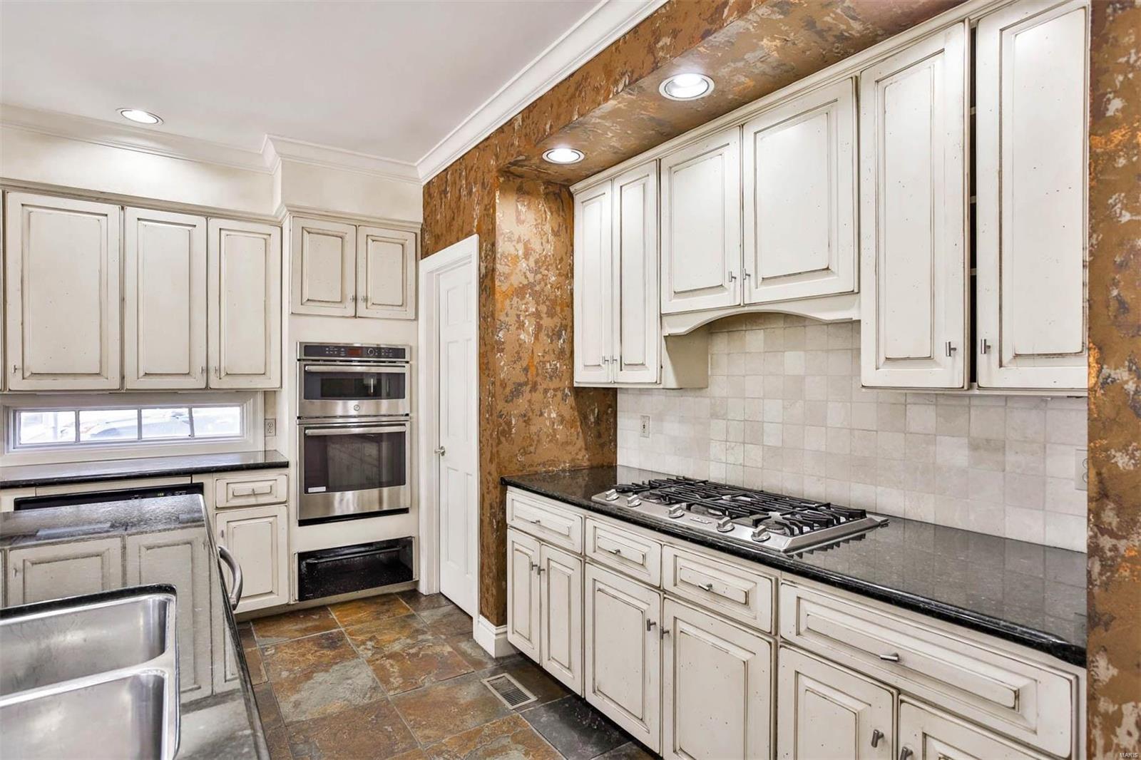 325 Conway Hill Road Town and Country, MO 63141 - Photo 21 of 88