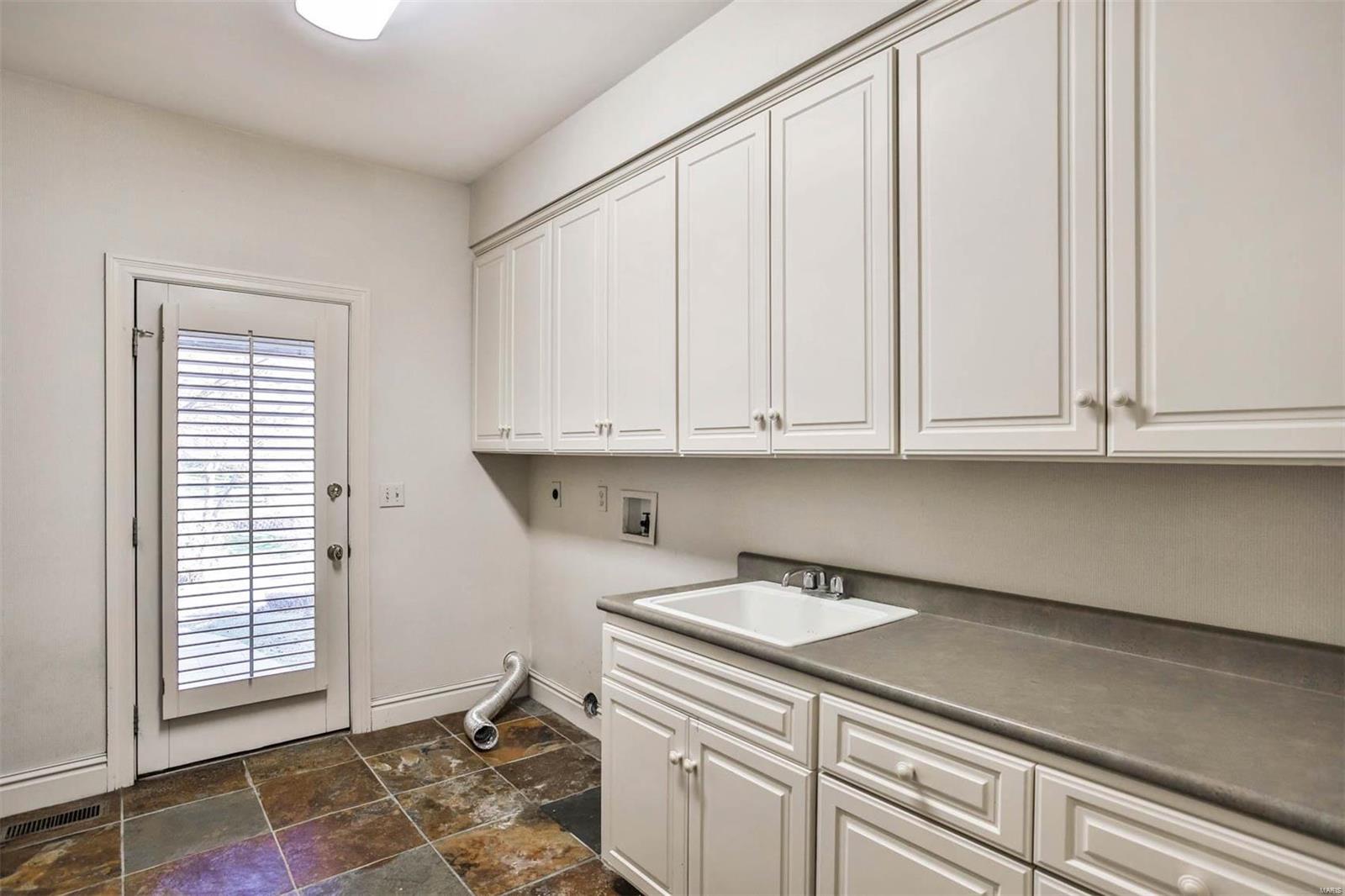 325 Conway Hill Road Town and Country, MO 63141 - Photo 37 of 88