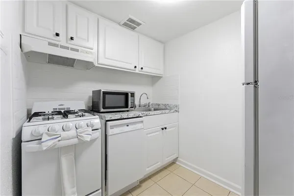 $1,190 | 139 Oyster Bay Circle, Unit 160, Altamonte Springs, FL 32701
