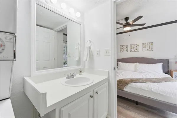 $1,190 | 139 Oyster Bay Circle, Unit 160, Altamonte Springs, FL 32701