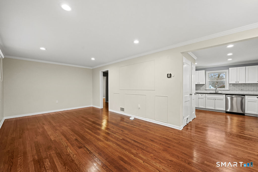 125 Twin Brook Road Hamden, CT 06514 - Photo 11 of 27