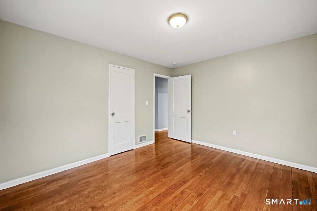 125 Twin Brook Road Hamden, CT 06514 - Photo 15 of 27