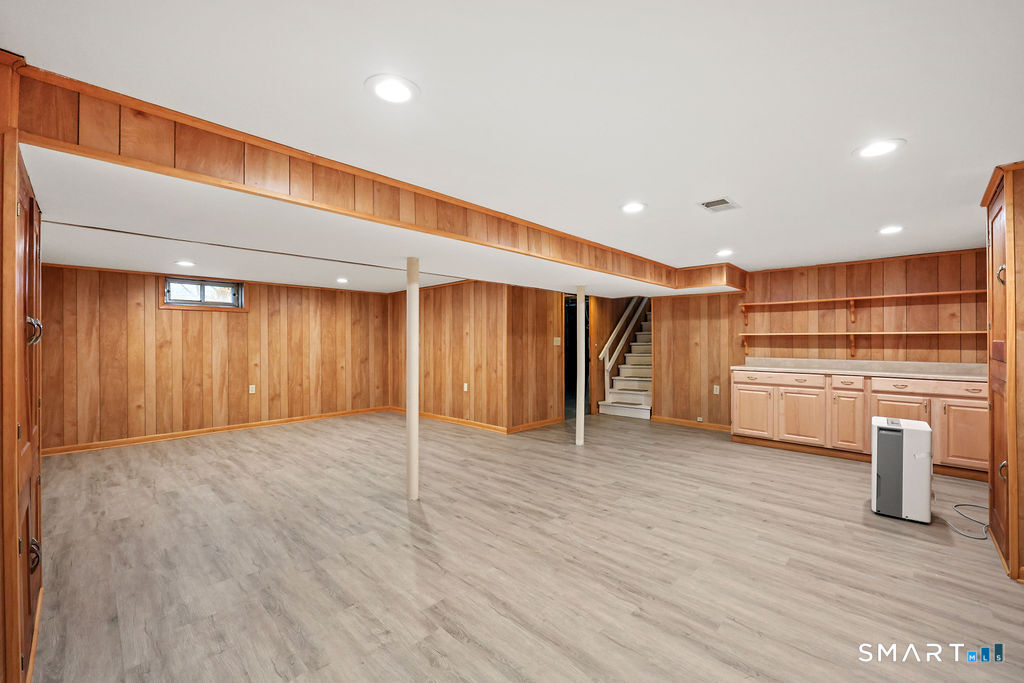 125 Twin Brook Road Hamden, CT 06514 - Photo 23 of 27