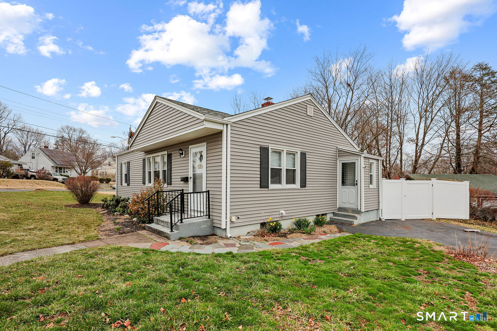 125 Twin Brook Road Hamden, CT 06514 - Photo 5 of 27