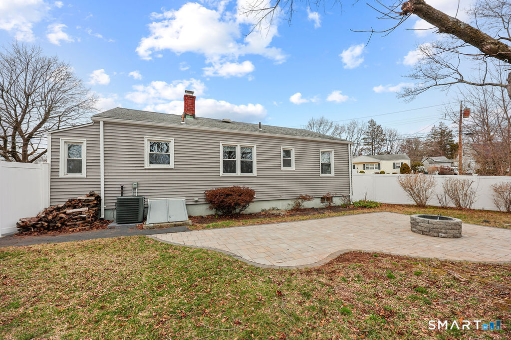 125 Twin Brook Road Hamden, CT 06514 - Photo 7 of 27