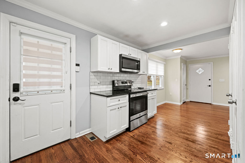 125 Twin Brook Road Hamden, CT 06514 - Photo 9 of 27