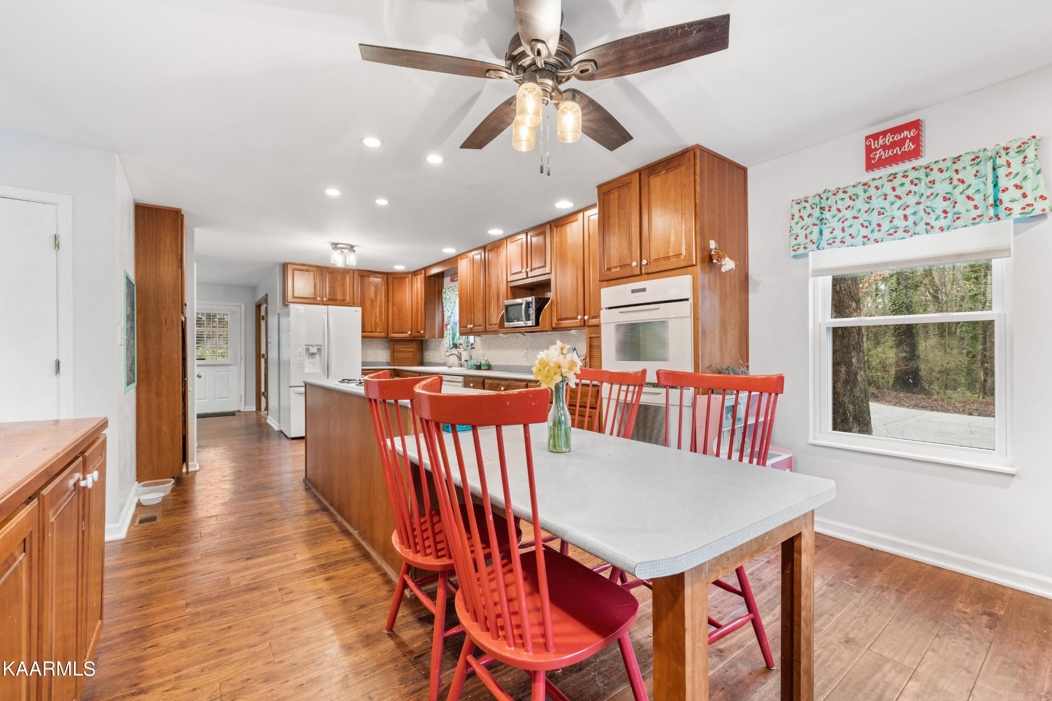 107 Handel Lane Oak Ridge, TN 37830 - Photo 6 of 31 a view of a dining room with furniture window and wooden floor