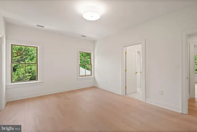 $22,500 | 5022 Cathedral Avenue Northwest, Washington, DC 20016