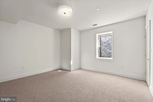$22,500 | 5022 Cathedral Avenue Northwest, Washington, DC 20016