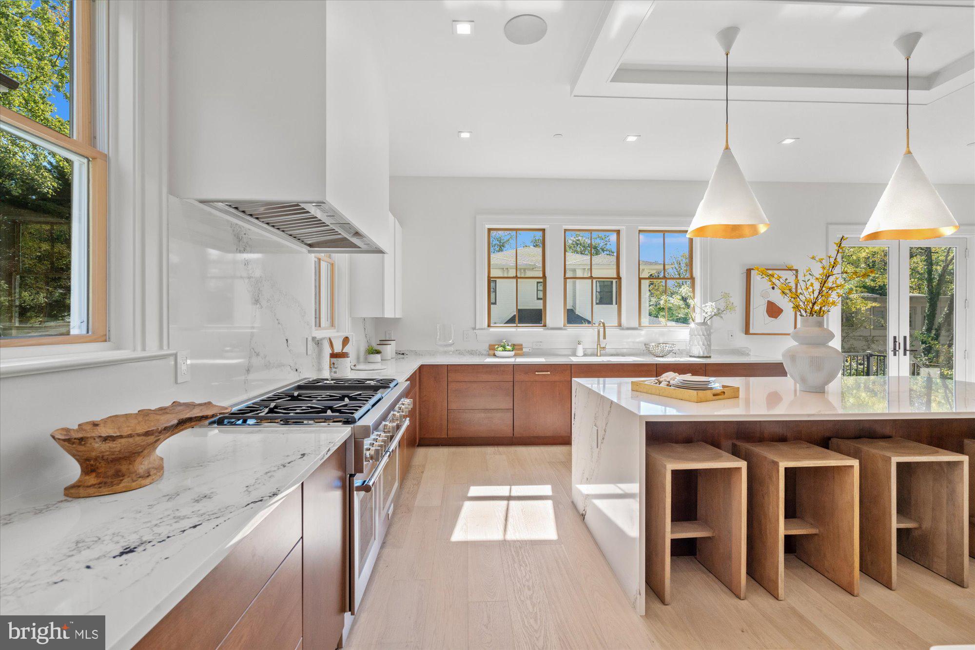 5022 Cathedral Avenue Northwest Washington, DC 20016 - Photo 5 of 43