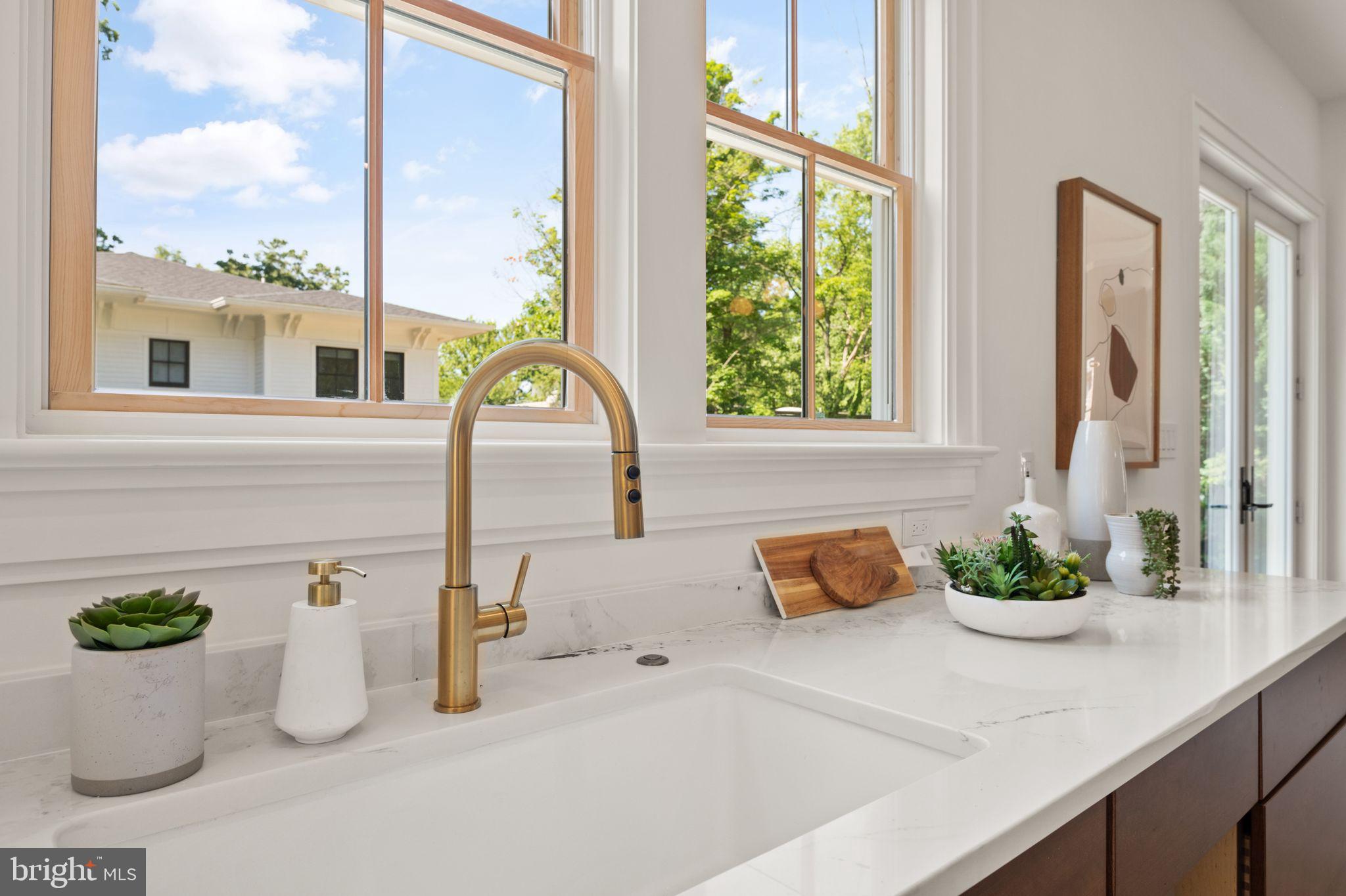 5022 Cathedral Avenue Northwest Washington, DC 20016 - Photo 6 of 43