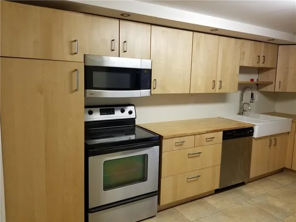 $1,975 | Undisclosed Address, Lauderhill, FL 33319