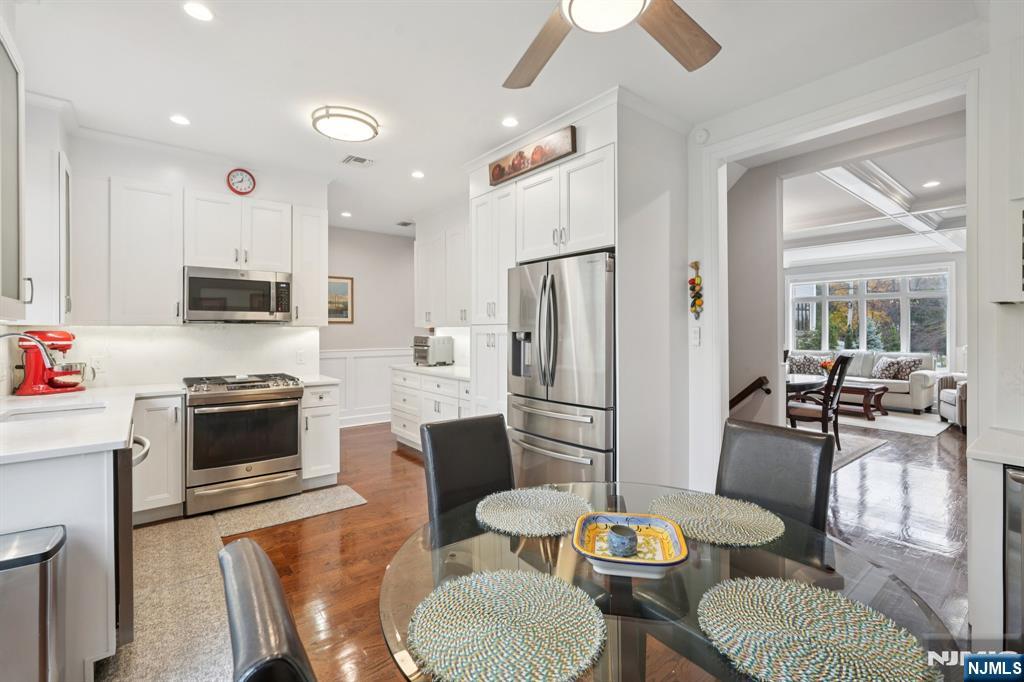 555 Edgewater Avenue, Unit 103 RESERVE CT Ridgefield, NJ 07657 - Photo 11 of 48