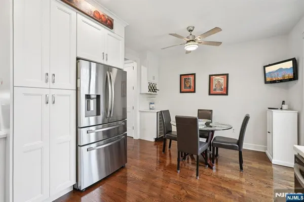 $949,000 | 555 Edgewater Avenue, Unit 103 RESERVE CT, Ridgefield, NJ 07657