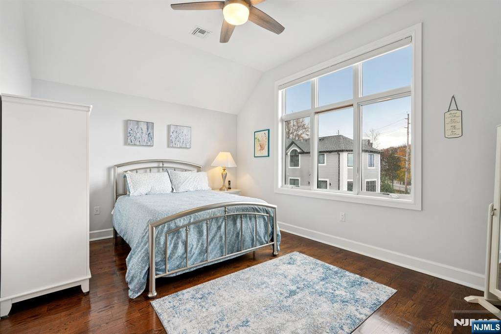 555 Edgewater Avenue, Unit 103 RESERVE CT Ridgefield, NJ 07657 - Photo 29 of 48