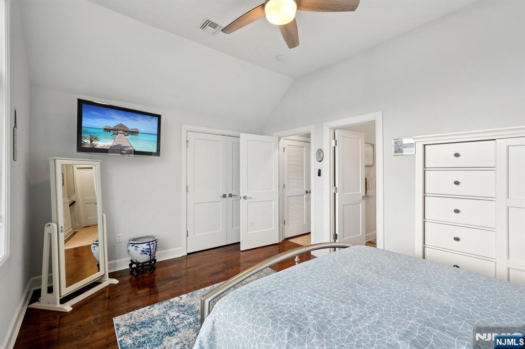 555 Edgewater Avenue, Unit 103 RESERVE CT Ridgefield, NJ 07657 - Photo 30 of 48