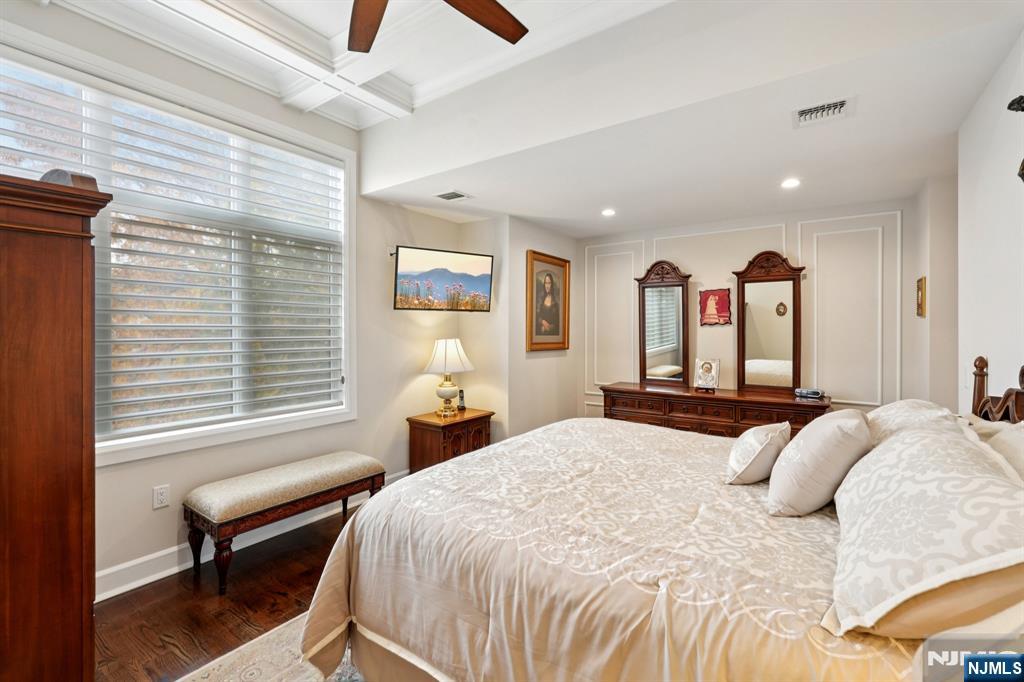 555 Edgewater Avenue, Unit 103 RESERVE CT Ridgefield, NJ 07657 - Photo 34 of 48