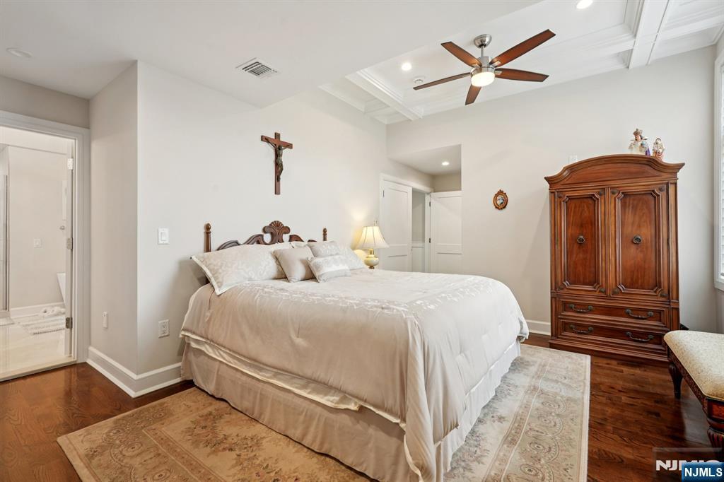 555 Edgewater Avenue, Unit 103 RESERVE CT Ridgefield, NJ 07657 - Photo 35 of 48