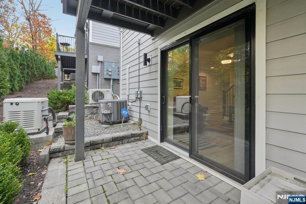 555 Edgewater Avenue, Unit 103 RESERVE CT Ridgefield, NJ 07657 - Photo 42 of 48