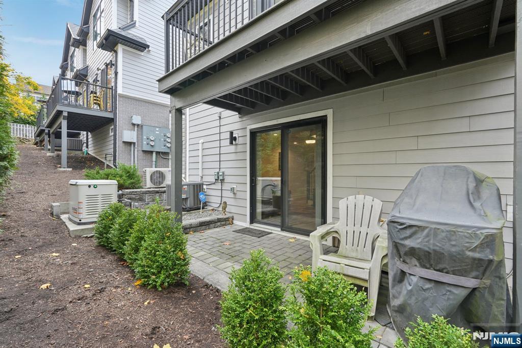 555 Edgewater Avenue, Unit 103 RESERVE CT Ridgefield, NJ 07657 - Photo 44 of 48