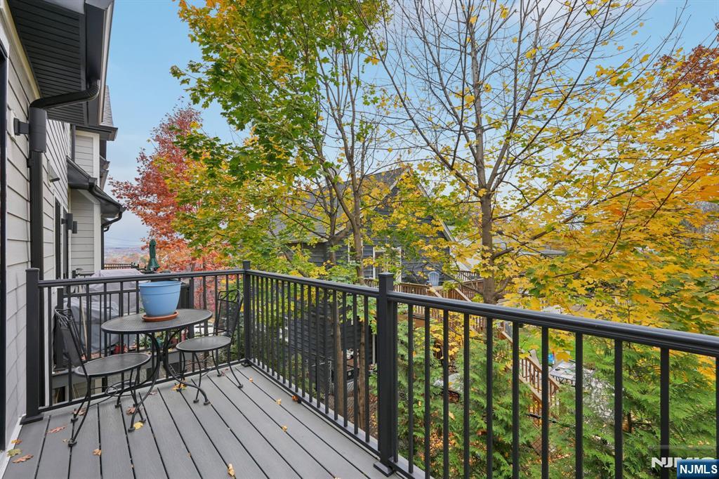 555 Edgewater Avenue, Unit 103 RESERVE CT Ridgefield, NJ 07657 - Photo 45 of 48