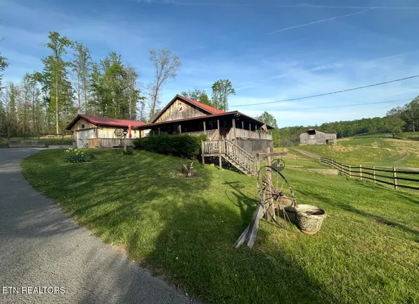 $675,000 | 811 Pioneer Road, Rose Hill, VA 24281