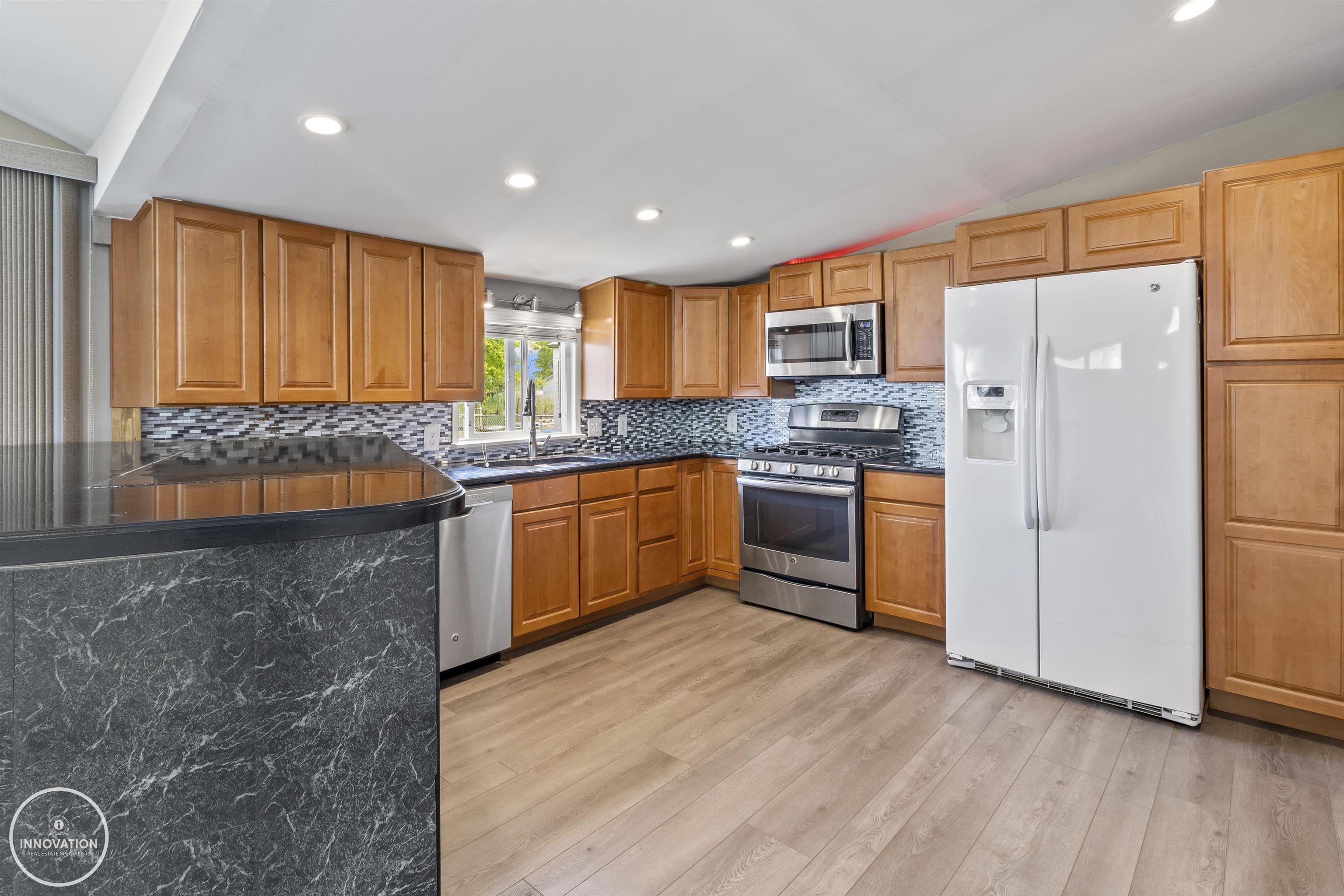 7327 Edlane Road Algonac, MI 48001 - Photo 13 of 24 Kitchen