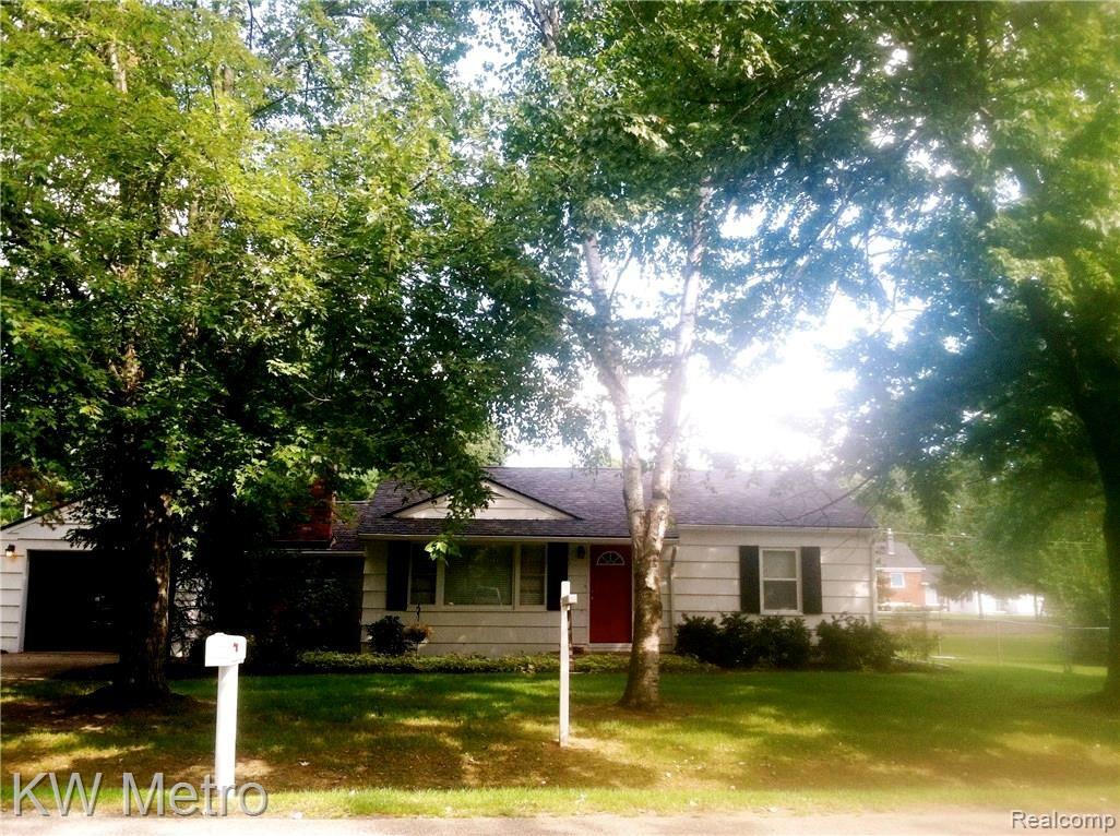 47470 Greenview Road Utica, MI 48317 - Photo 1 of 17 exterior.JPG
