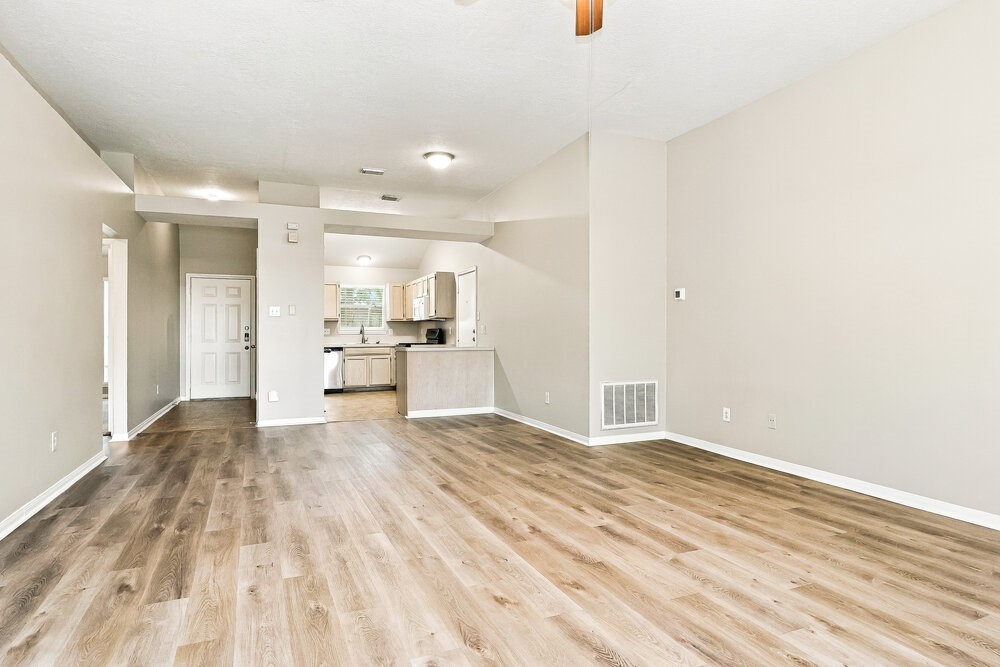 23623 Prairie Bird Drive Spring, TX 77373 - Photo 6 of 15 Gallery Image 6