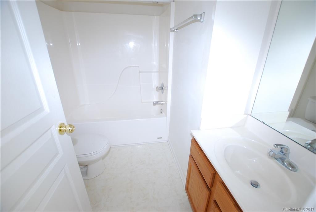 2718 Avalon Loop Road, Unit 2718 Charlotte, NC 28269 - Photo 15 of 20