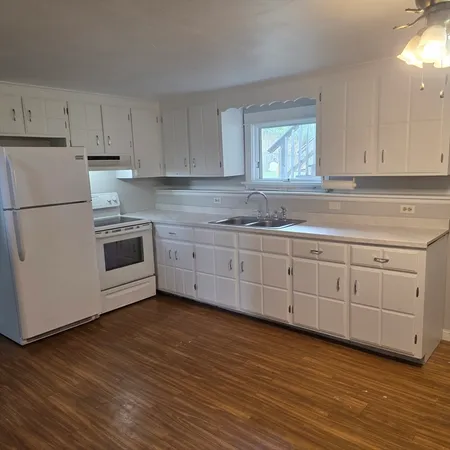 $2,300 | 81 Crane Avenue South, Unit 1, Taunton, MA 02780