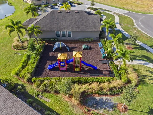 $2,300 | 1817 Party Place, Fort Pierce, FL 34947