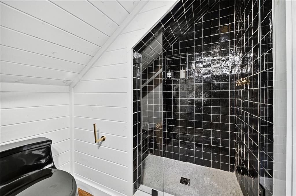 545 Chestnut Ridge Circle Blue Ridge, GA 30513 - Photo 24 of 34 a bathroom with a shower