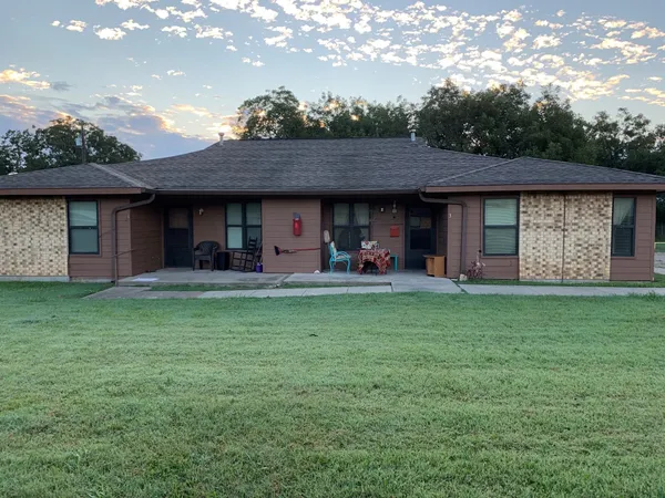 $445 | 200 Nutt Drive, Valley Mills, TX 76689